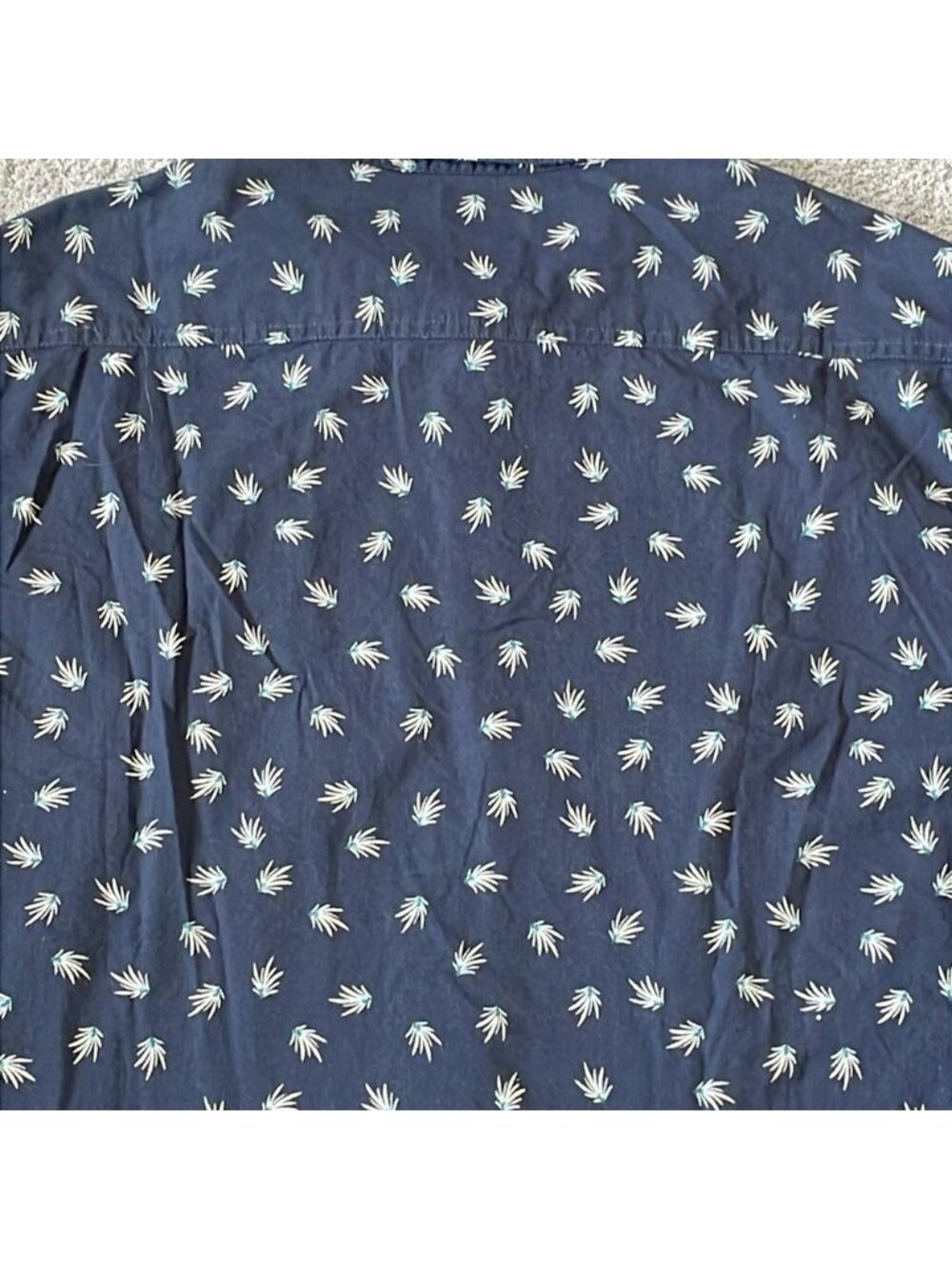 VGC Quicksilver Navy Button Down Short Sleeve Shirt - Size XXL - Picture 4 of 4